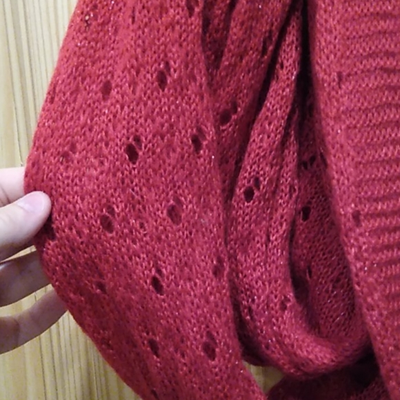 Red Infinity scarf - Picture 2 of 2